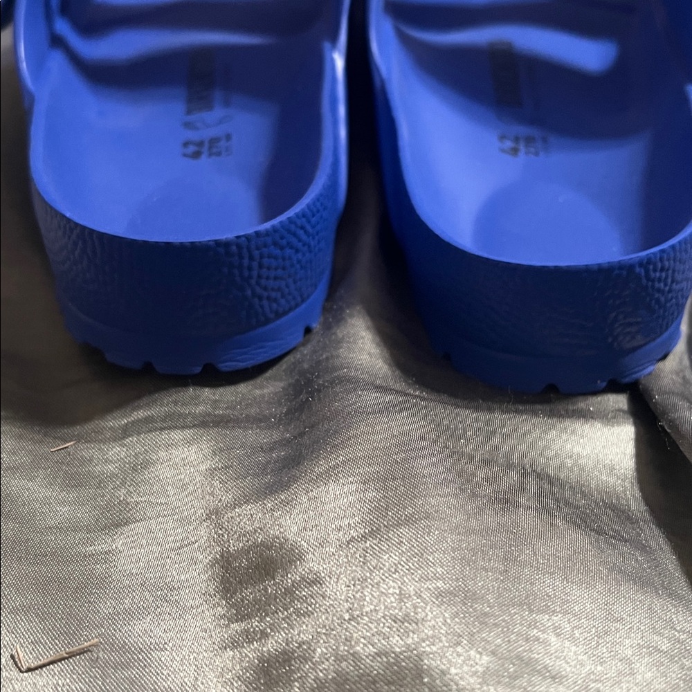 Royal blue Birkenstock Slides - 11 women’s - Picture 6 of 6
